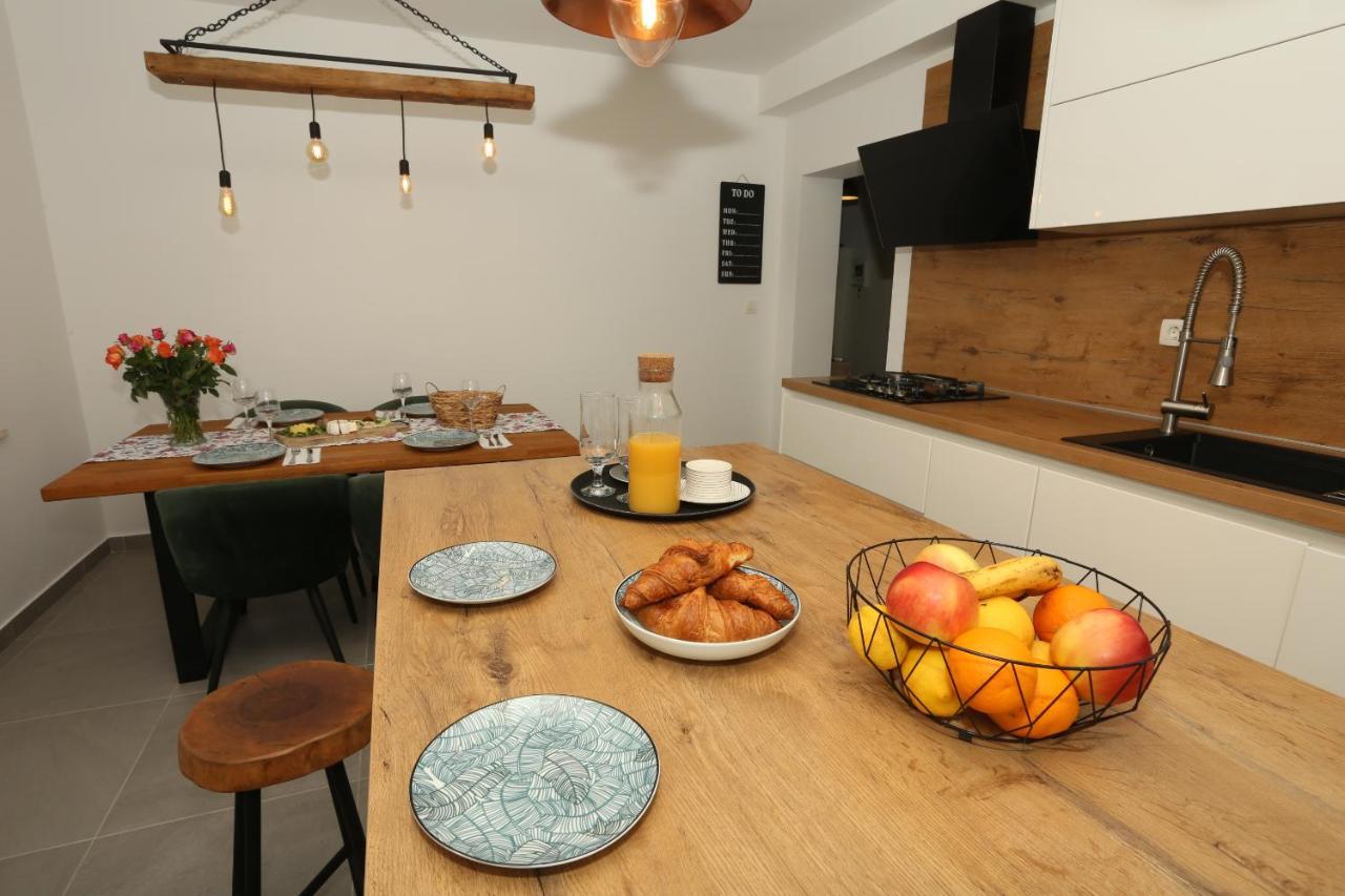 Apartman Luce Trogir Buitenkant foto